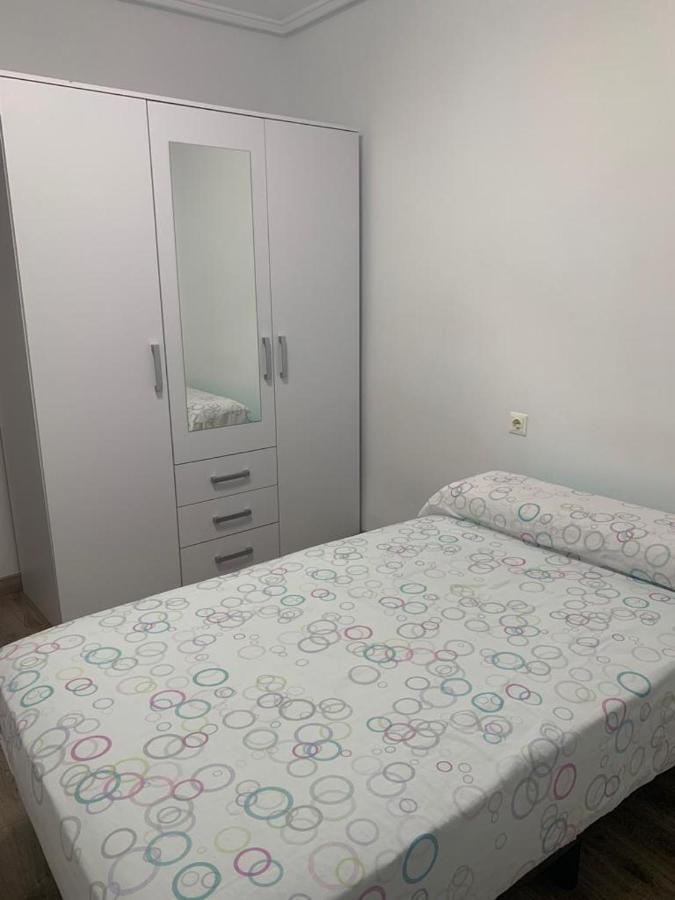 Habitacion Individual Apartment Valencia Bagian luar foto